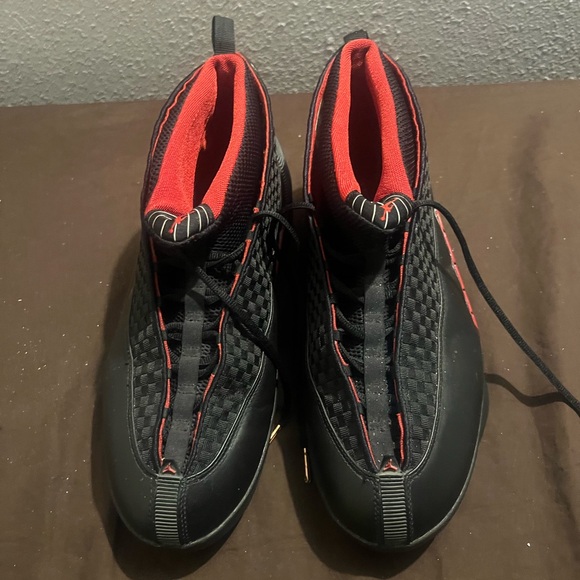 Black and Red Performance Sneakers with Mesh Design Retro 15 Countdown Pack - Picture 11 of 11